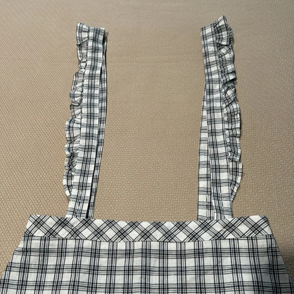 Cute Overall Skirt - Picture 2 of 9
